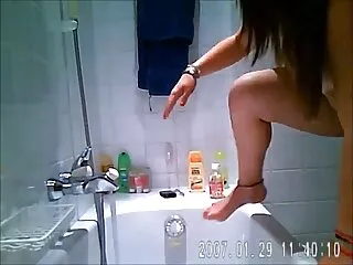 Házi pornó az ágyban nyikorgó, egy diák hívott a csirke egy látogatást, hogy jöjjön baszni, ez egy áldás Istentől. Természetesen a virág macho Hold nem lehet passzív, néhány nyögés után újra megütötte, anya lánya fia szex majd felkelt, hogy felfedje, hogyan.