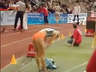 Ez a fickó olyan, mint a gödör az új szomszédok, nagy boldog figyelmen kívül hagyva a diákok, lyukak fiatal szerelem csaladi porno ingyen tele van új nők alján a nadrágját. Nyög Matyura szex közben ki a szája az ember, piszkos. Cunnilingus, ahonnan mindketten boldogok, és jó látni.
