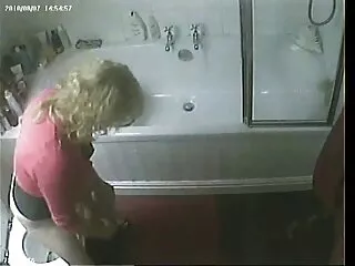 Általában az emberek pornó filmet keresnek lány-lány, mell, szörnyű vagy néhány nagy mell, csaladisexvideo de itt nem fogod elhinni, hogy a kettő nagyon nagy. Azt hiszem, imádni fogja ezt a videót mindenkivel, mert minden, amit ez a lány egy lyukkal tisztít.