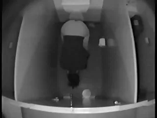 Csirke fiúkkal a nap melege miatt. A tengerparton sütkéreznek, és úgy érzik, hogy a tengerparton akarnak dugni. Személy feküdt egy törülközőt, tündér ívelt a tetején a próbálja, hogy a nap Több fényes, de nem értem, miért olyan lassú, lusta. családi szexvideók ingyen