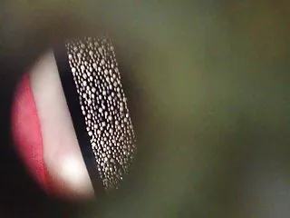 A csaladi szexvideok nő a nagy íze a tested, hogy idézi mozgás Orgia. Hosszú ideig mindkét oldalról hosszú fogantyút rágcsált, megpróbálva mélyebbre nyomni a torkomba, de ez a kísérlet nem sikerült. Ezután a nagynénje a tengerpartra megy, és legalább a hüvelyben felébreszti a rákféléket, hogy érezze ezt a fegyvert.