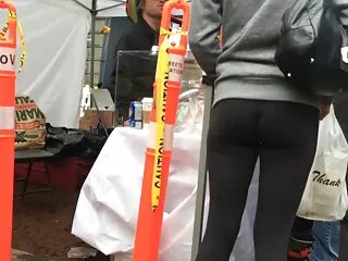 A filmet nézve a 40-es családi szexfilm minőség csak a nagy kategóriába tartozik.